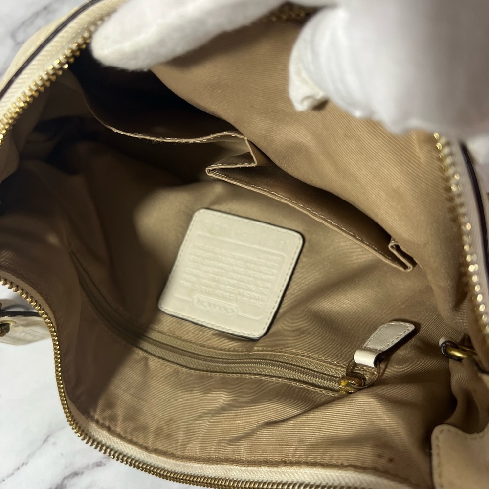 GUC Coach Beige Crossbody - Picture 6 of 12